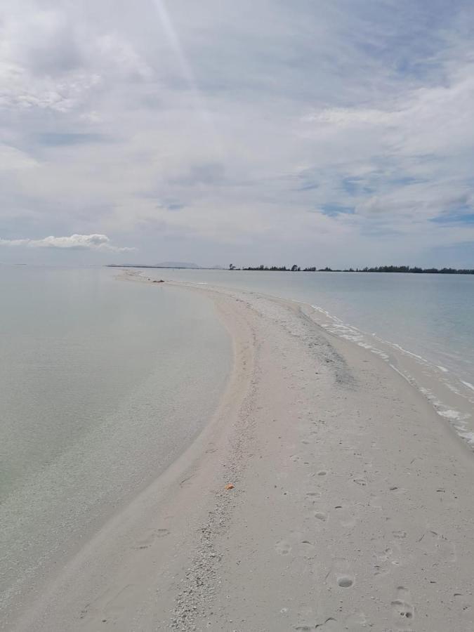 Praia Seca, 10 Pessoas, Em Frente A Lagoa Do Tome Araruama Exterior foto